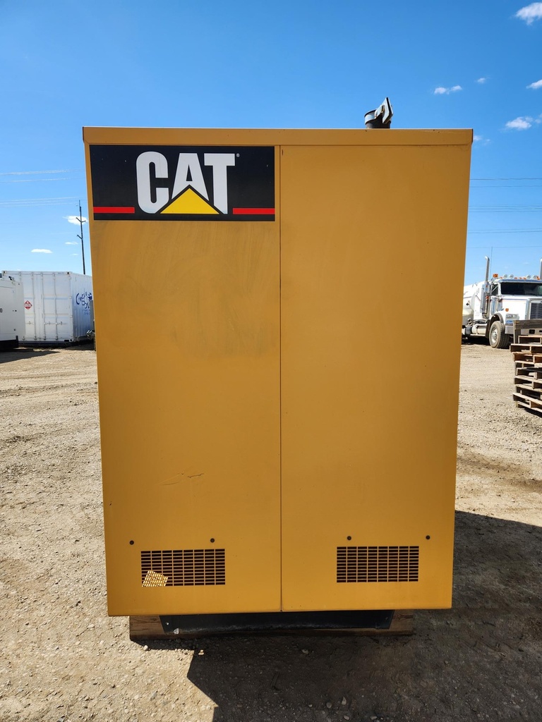 Used 40kW CAT D40-4 Enclosed Diesel Generator | Standby 120/208V